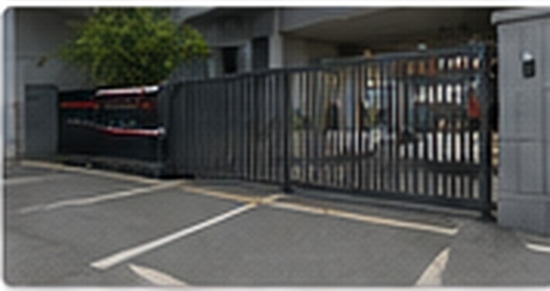 Sliding Gate Gedung